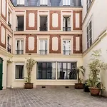 Loft Atelier D\'Artiste Coeur De Paris. Exceptionnel !